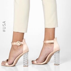 QUPID Block Heels with Ankle Straps in Champagne Satin Size 8 - NWT